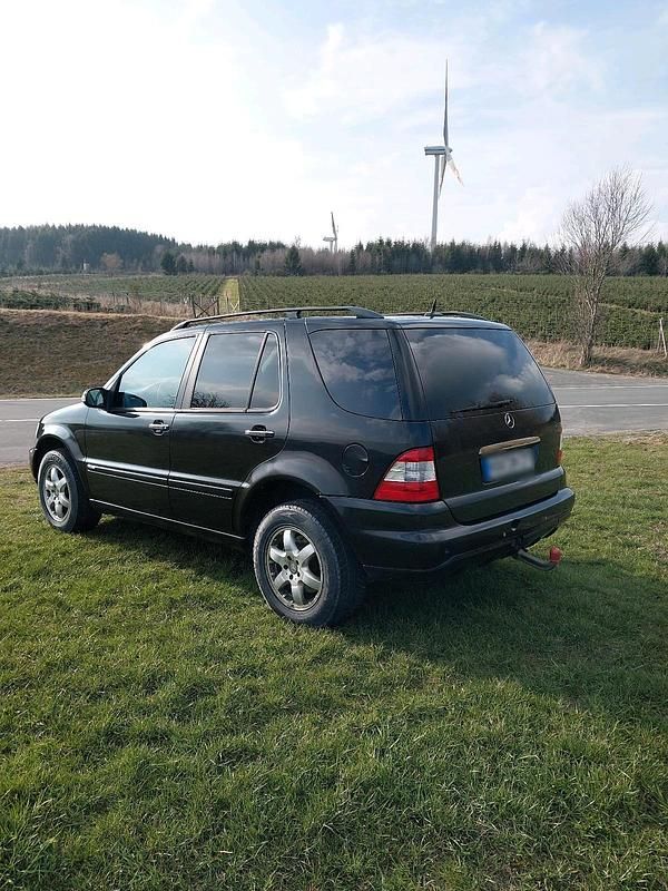 Gebraucht Mercedes ML400 250 PS (183 kW) 2003 Schwarz SUV