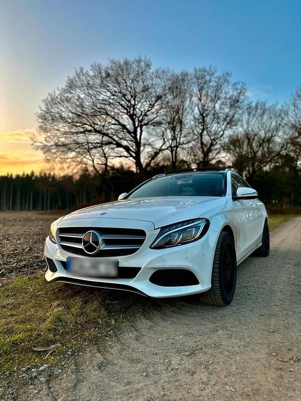 Gebraucht Mercedes C250 204 PS (150 kW) 2015 Weiß Kombi