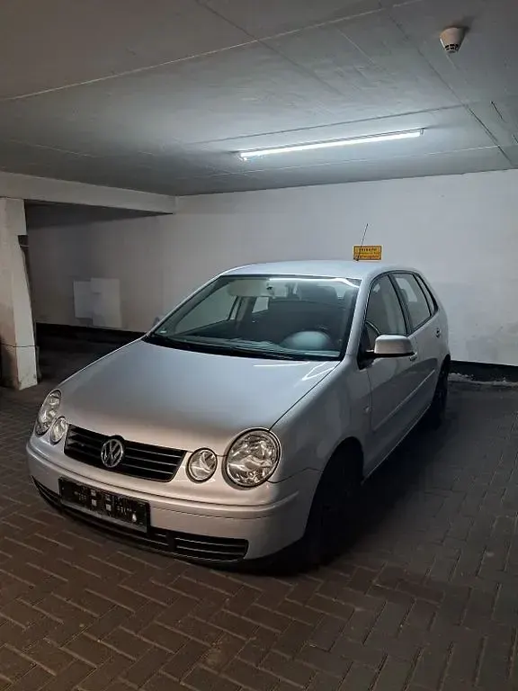 Gebraucht VW Polo Basis 64 PS (47 kW) 2004 Silber Kleinwagen