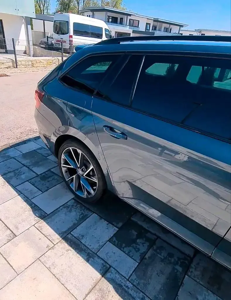 Gebraucht Skoda Superb SportLine 190 PS (139 kW) 2019 Andere farben Kombi