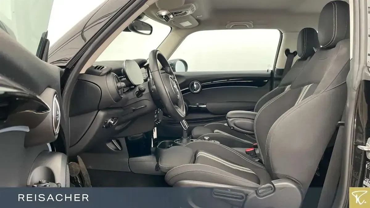 Gebraucht Mini Cooper SE Essential 135 kW (184 PS) 2022 Midnight black metallic Kleinwagen