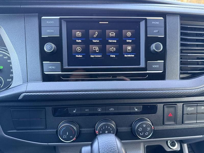 Gebraucht VW Transporter 150 PS (110 kW) 2023 Grau Van