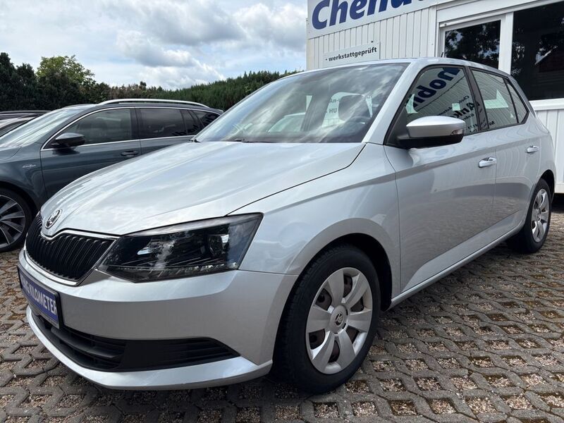 Silber Gebraucht 2015 Skoda Fabia Ambition Limousine | 7.490 € (Superpreis) - Bild 1/4