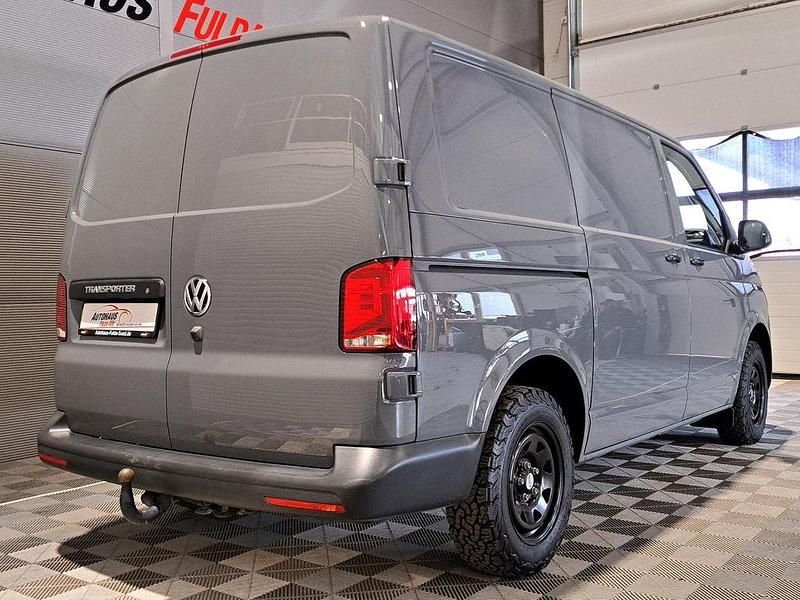 Gebraucht VW Transporter 110 PS (80 kW) 2022 Grau Van