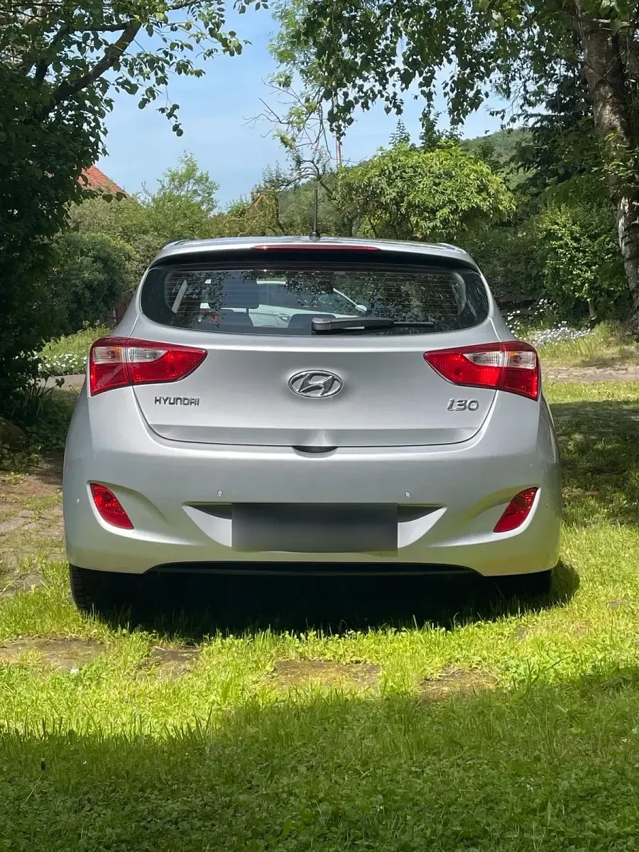 Gebraucht Hyundai i30 Trend 135 PS (99 kW) 2013 Grau Limousine
