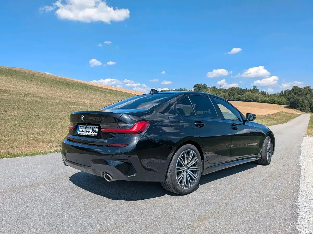 Gebraucht BMW 320 M Sport 184 PS (135 kW) 2019 Schwarz Limousine
