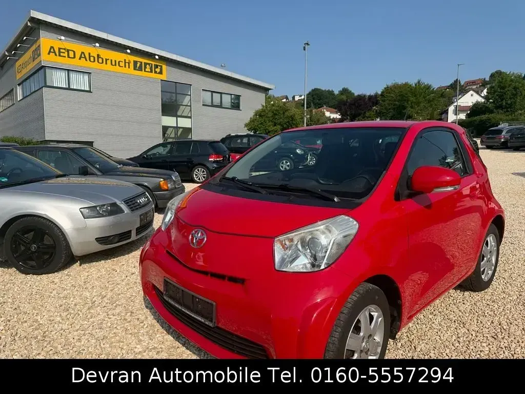 Gebraucht Toyota iQ Basis 68 PS (50 kW) 2010 Rot Kleinwagen