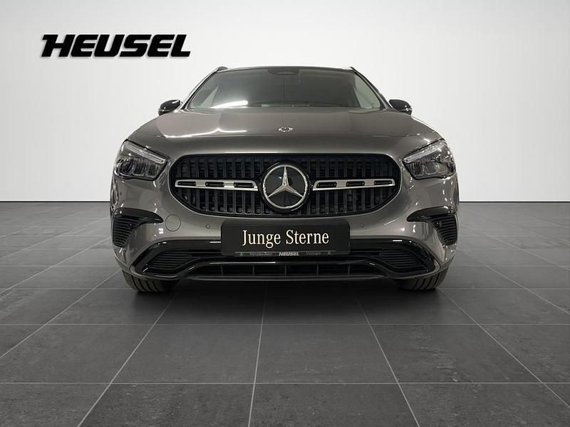 Gebraucht Mercedes GLA200 Progressive 163 PS (119 kW) 2024 Metalliclack mountaingrau SUV
