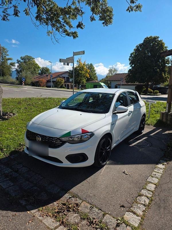 Weiß Gebraucht 2018 Fiat Tipo Kombi | 10.900 € (Fairer Preis) - Bild 1/4