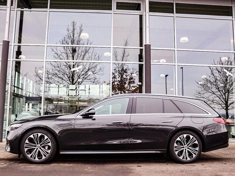 Gebraucht Mercedes E300 Avantgarde 313 PS (230 kW) 2024 Grau Limousine