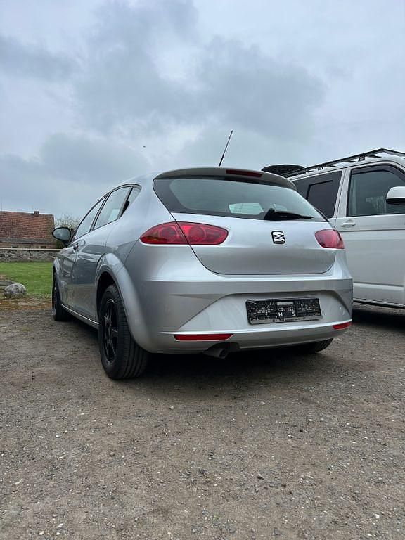 Gebraucht Seat Leon 86 PS (63 kW) 2012 Silber Limousine