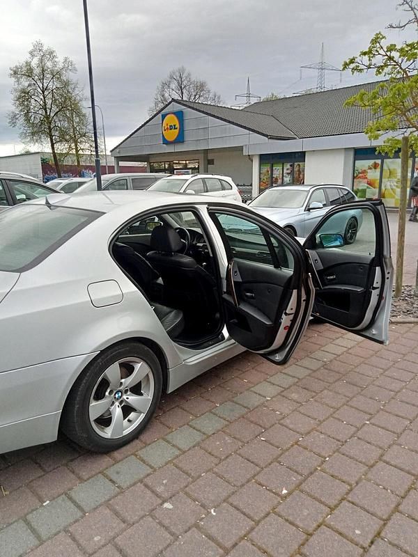 Gebraucht BMW 525 193 PS (141 kW) 2004 Silber Limousine