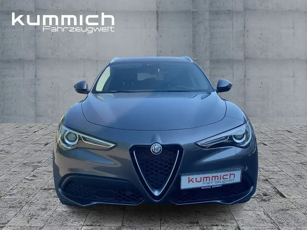 Gebraucht Alfa Romeo Stelvio Lusso 209 PS (153 kW) 2021 Grau SUV