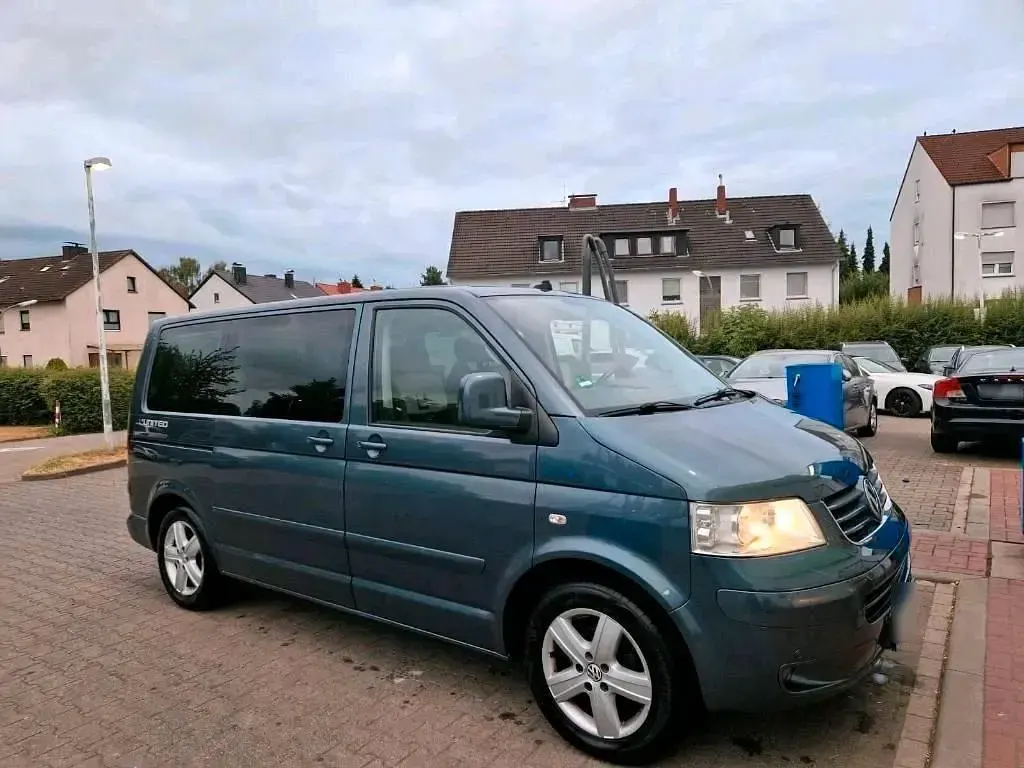 Gebraucht VW Multivan 174 PS (127 kW) 2009 Grau Van / Kleinbus
