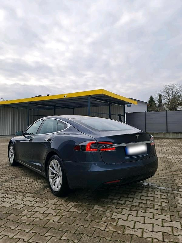 Second-hand Tesla Model S 404 kW (550 CP) 2016 Gri Hatchback