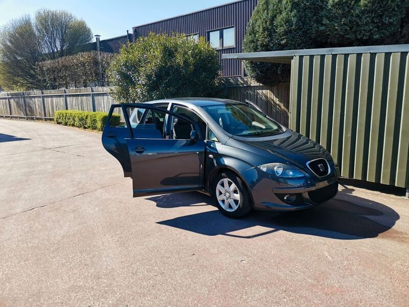 Grau Gebraucht 2008 Seat Altea Stylance Van / Kleinbus | 2.250 € (Guter Preis) - Bild 1/4