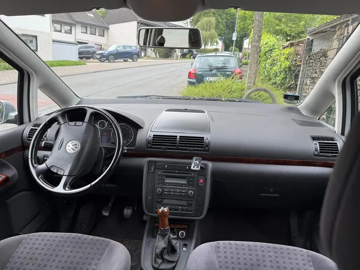 Gebraucht VW Sharan 130 PS (95 kW) 2003 Silber Van / Kleinbus