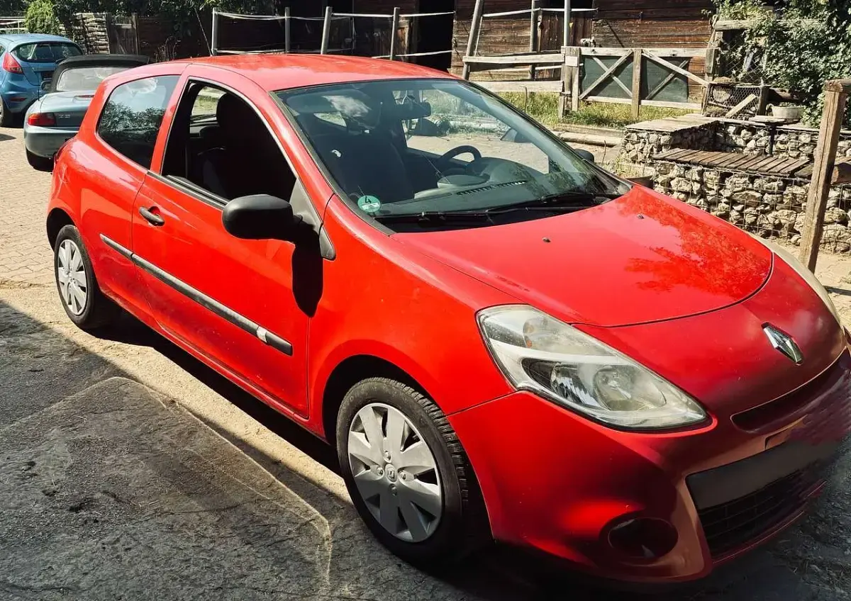 Gebraucht Renault Clio II Expression 68 PS (50 kW) 2009 Limousine