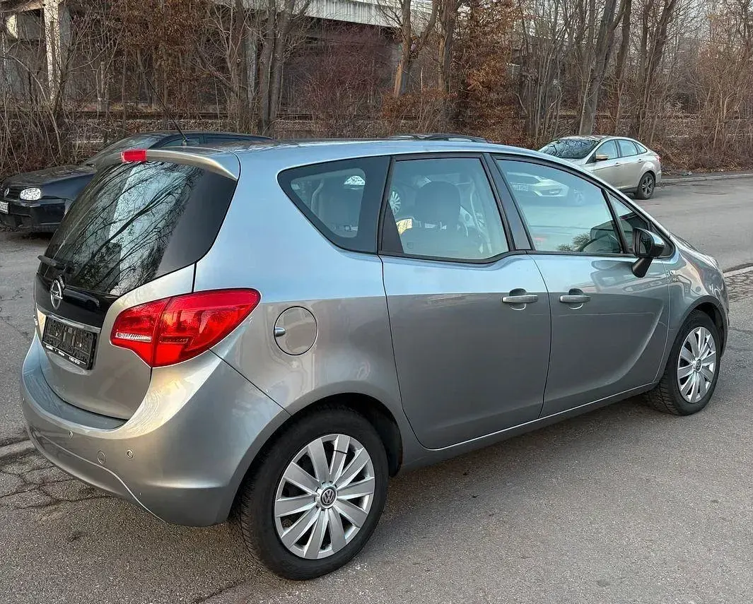 Używany Opel Meriva Active 120 KM (88 kW) 2013 Szary Minivan