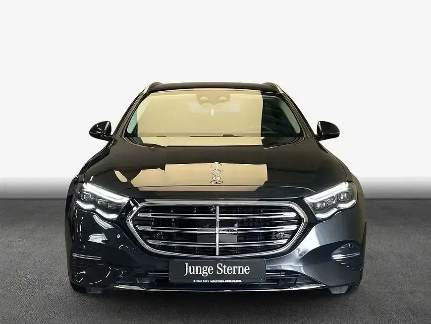Usata Mercedes E300 Premium Plus 313 CV (230 kW) 2025 Grigio Station wagon