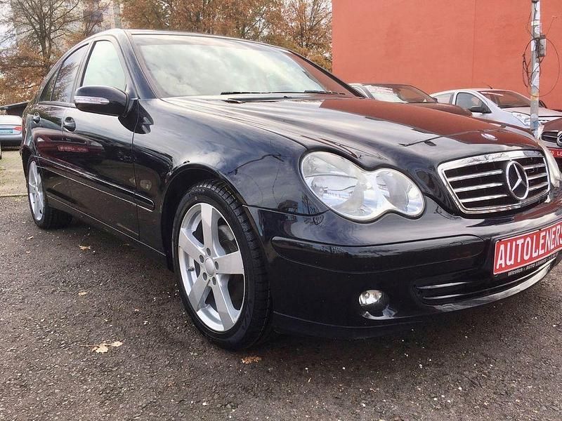 Gebraucht Mercedes C200 163 PS (119 kW) 2007 Schwarz Limousine