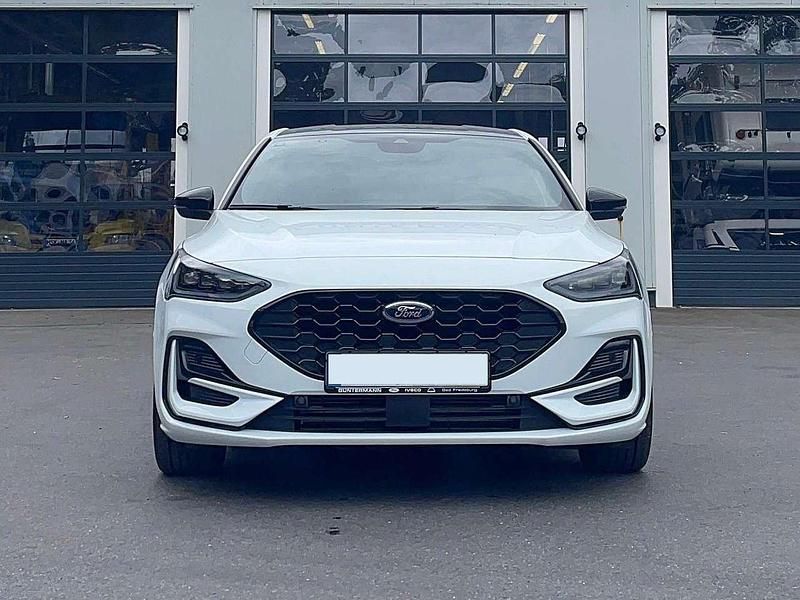 Gebraucht Ford Focus ST-Line 125 PS (91 kW) 2025 Frozen white Kleinwagen