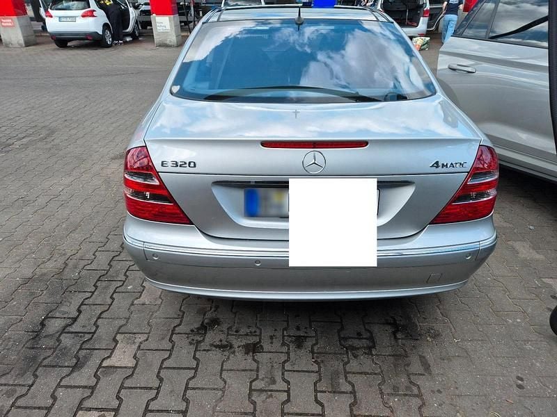 Gebraucht Mercedes E320 Avantgarde 224 PS (164 kW) 2003 Silber Limousine