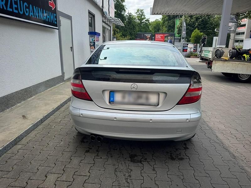 Gebraucht Mercedes C180 143 PS (105 kW) 2004 Silber Coupé