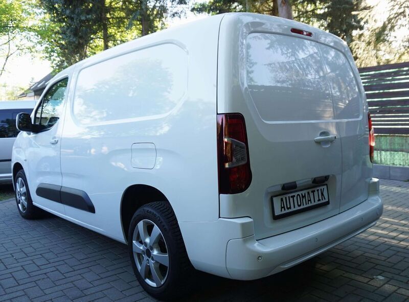 Gebraucht Opel Combo 131 PS (96 kW) 2020 Weiß Van / Kleinbus