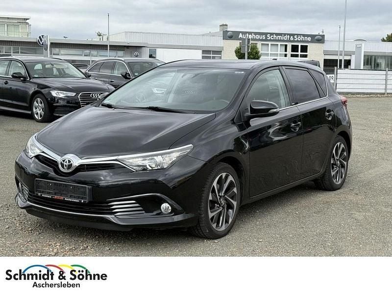 Schwaz Gebraucht 2016 Toyota Auris Edition-S Limousine | 9.890 € (Guter Preis) - Bild 1/4