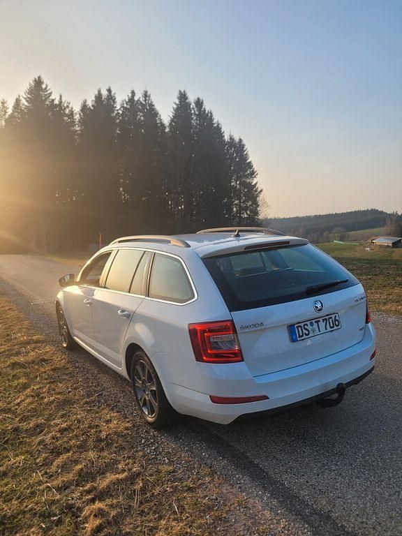 Gebraucht Skoda Octavia Elegance 150 PS (110 kW) 2013 Weiß Kombi