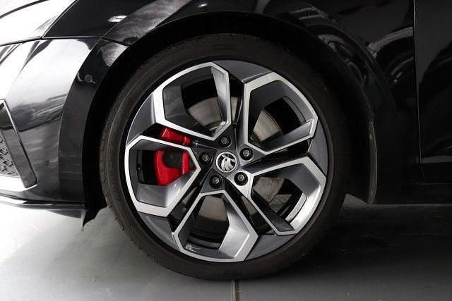 Gebraucht Skoda Octavia RS 245 PS (180 kW) 2022 Schwarzmagic perleffekt Limousine