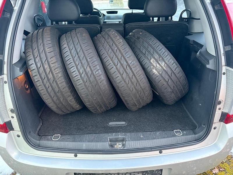 Gebraucht Opel Meriva 101 PS (74 kW) 2005 Silber Van / Kleinbus