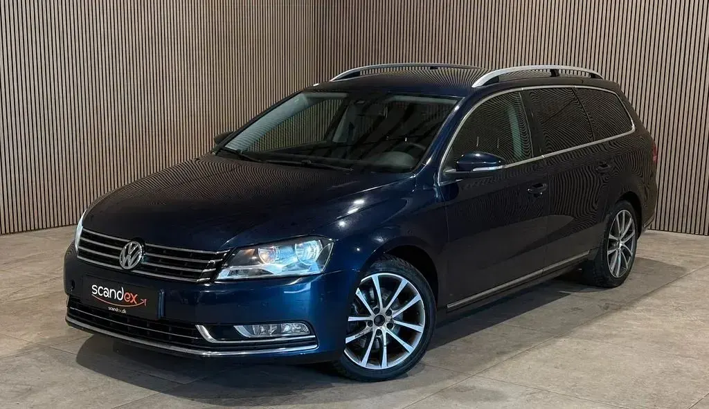 Usata VW Passat 170 CV (125 kW) 2011 Blu Berlina