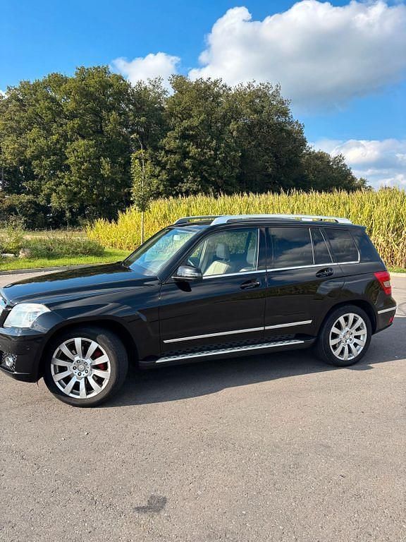 Schwarz Gebraucht 2009 Mercedes GLK320 SUV | 12.500 € (Teuer) - Bild 1/4