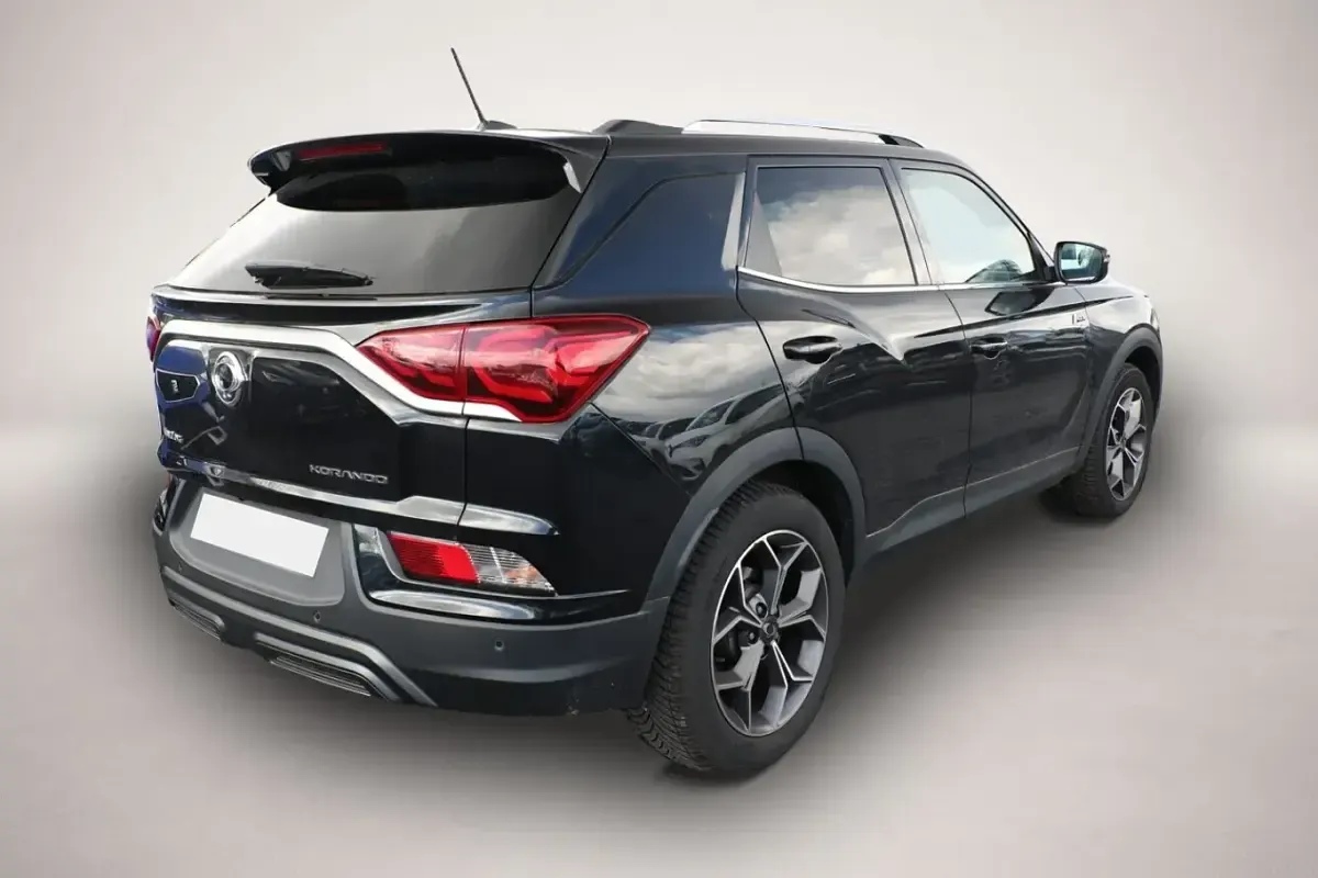 Gebraucht SsangYong Korando 163 PS (119 kW) 2020 Schwarz SUV