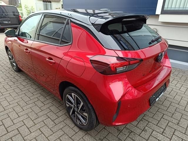 Neu Opel Corsa 101 PS (74 kW) 2026 Rot Limousine