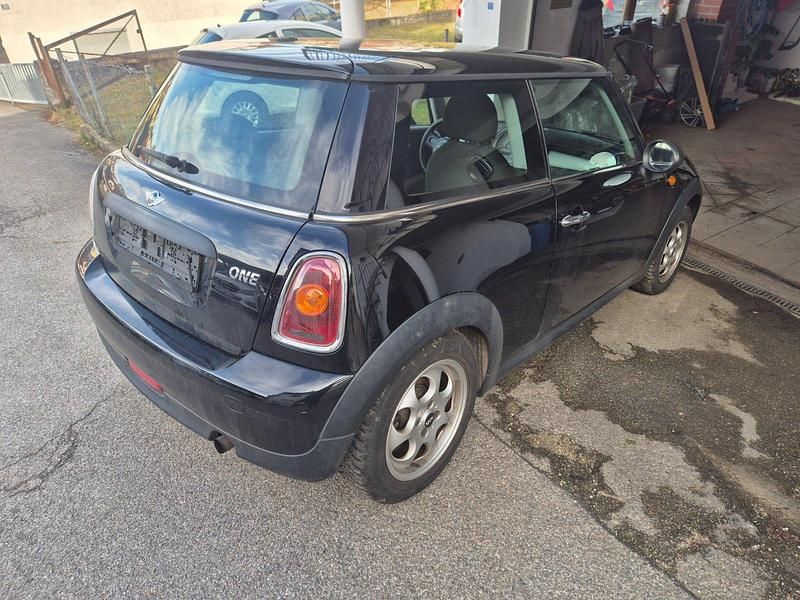 Gebraucht Mini Cooper 75 PS (55 kW) 2009 Schwarz Kleinwagen
