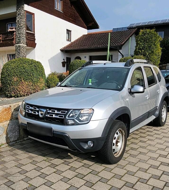 Silber Gebraucht 2016 Dacia Duster SUV | 9.500 € (Guter Preis) - Bild 1/4