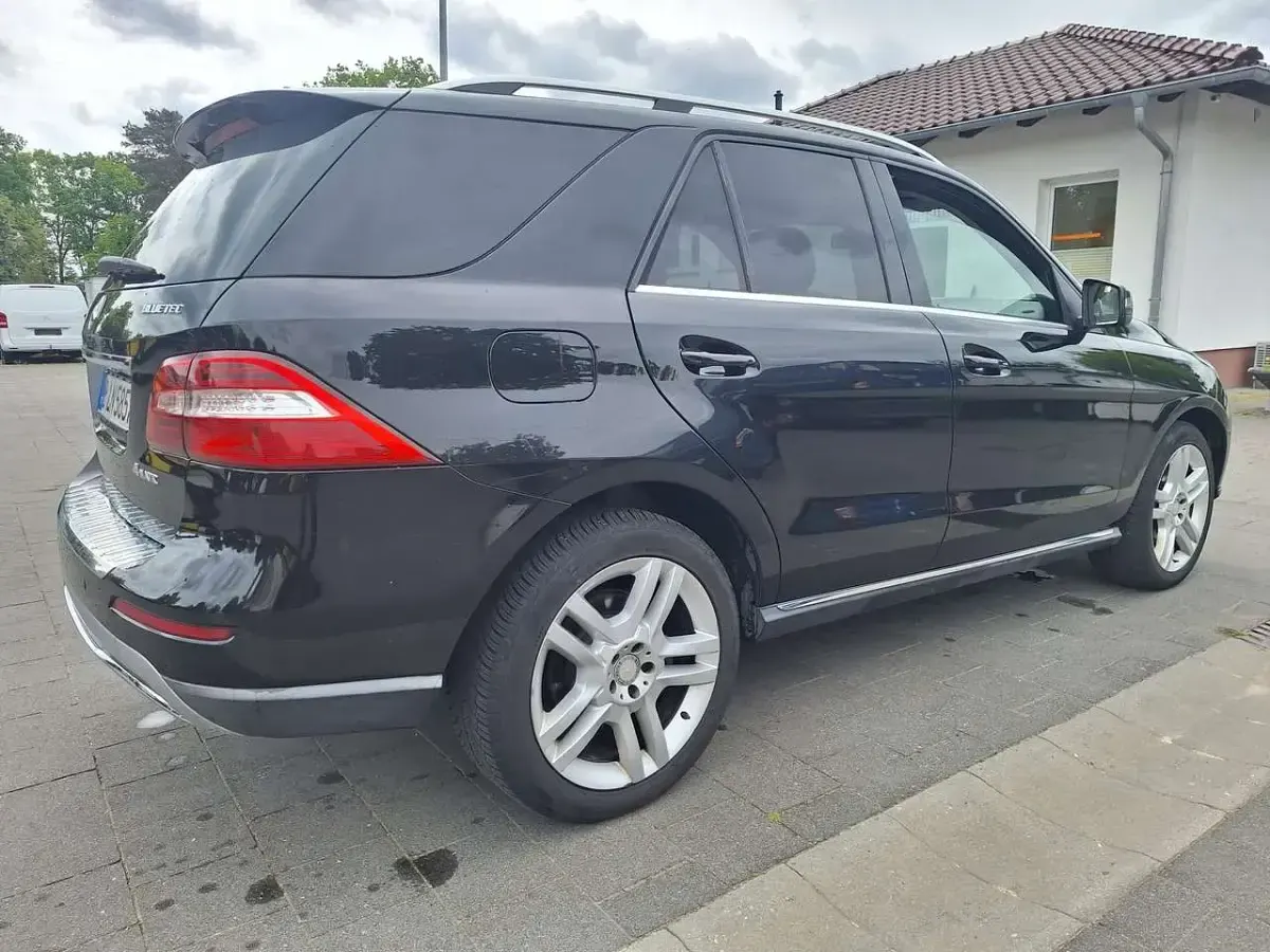 Gebraucht Mercedes ML250 204 PS (150 kW) 2013 Schwarz SUV