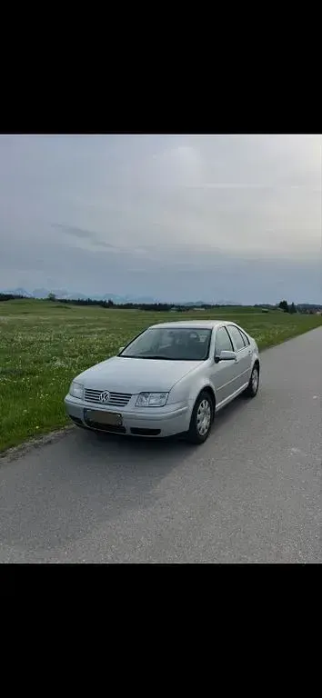 Gebraucht VW Bora Basis 101 PS (74 kW) 1999 Silber Limousine