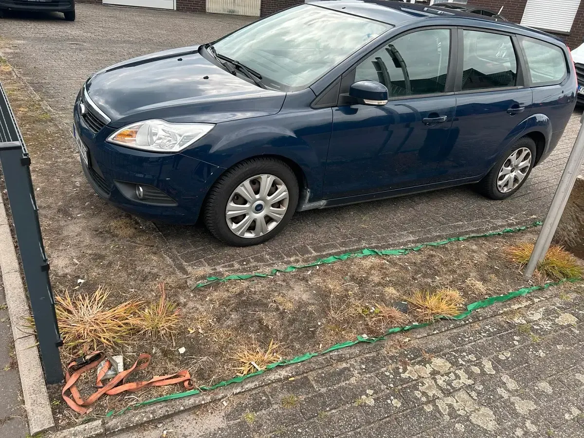 Gebraucht Ford Focus 136 PS (100 kW) 2009 Blau Kombi