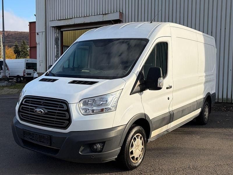 Weiß Gebraucht 2017 Ford Transit Trend Limousine | 10.100 € (Superpreis) - Bild 1/4