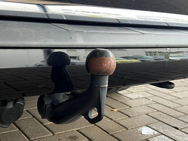 Gebraucht VW Multivan Highline 204 PS (150 kW) 2021 Deep black perleffekt Van