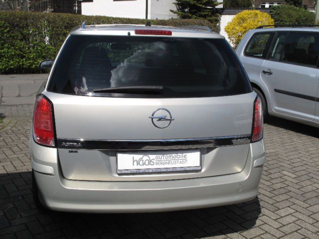 Gebraucht Opel Astra Edition 120 PS (88 kW) 2007 Andere farbe metallic Kombi