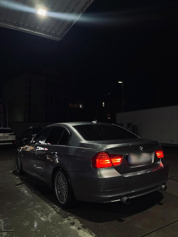 Gebraucht BMW 335 286 PS (210 kW) 2010 Grau Limousine