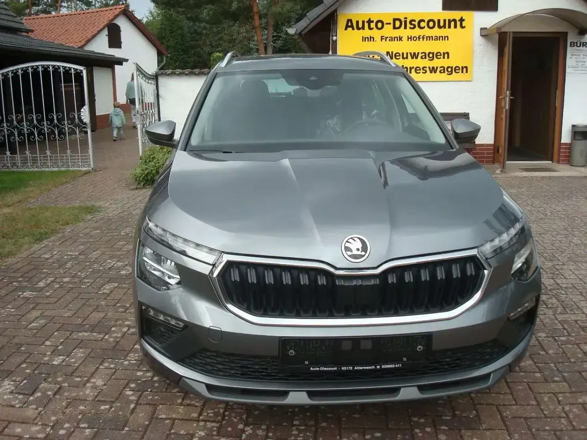 Neu Skoda Kamiq Selection 116 PS (85 kW) 2025 Grau SUV