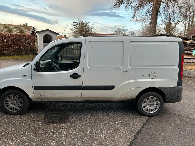 Gebraucht Fiat Doblò 75 PS (55 kW) 2009 Weiß Van / Kleinbus
