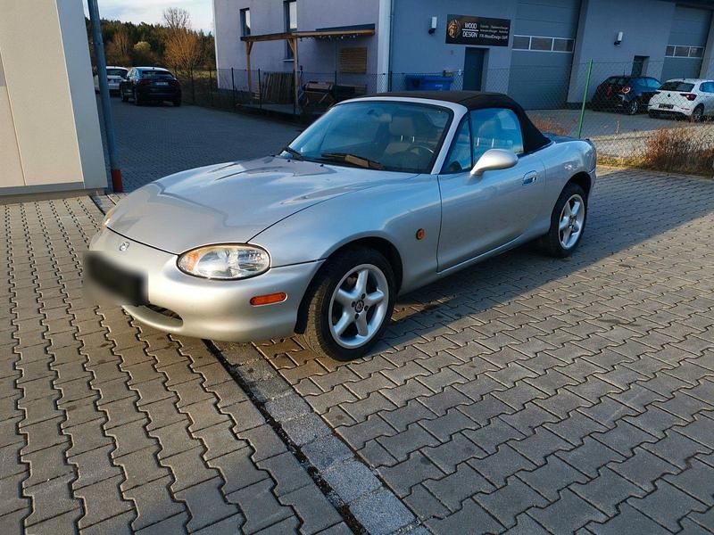 Second-hand Mazda MX5 110 CP (80 kW) 1999 Argintiu Cabrio