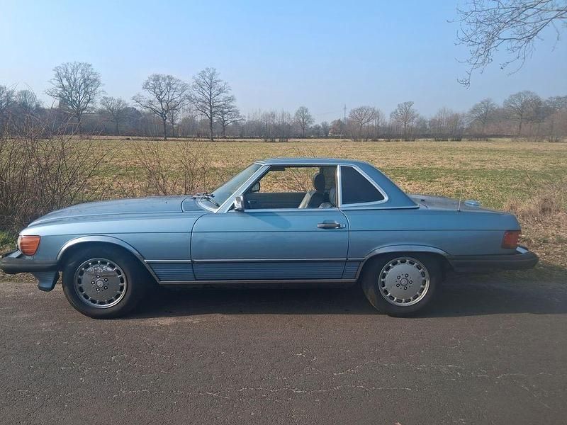 Gebraucht Mercedes 560 231 PS (169 kW) 1987 Blau Cabrio